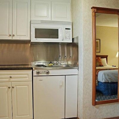 North Vancouver Hotel 3*