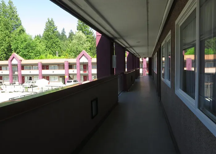North Vancouver Hotel