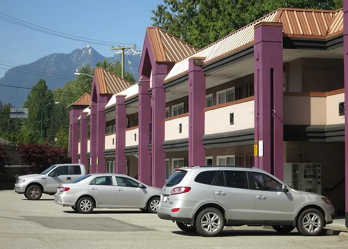 North Vancouver Hotel