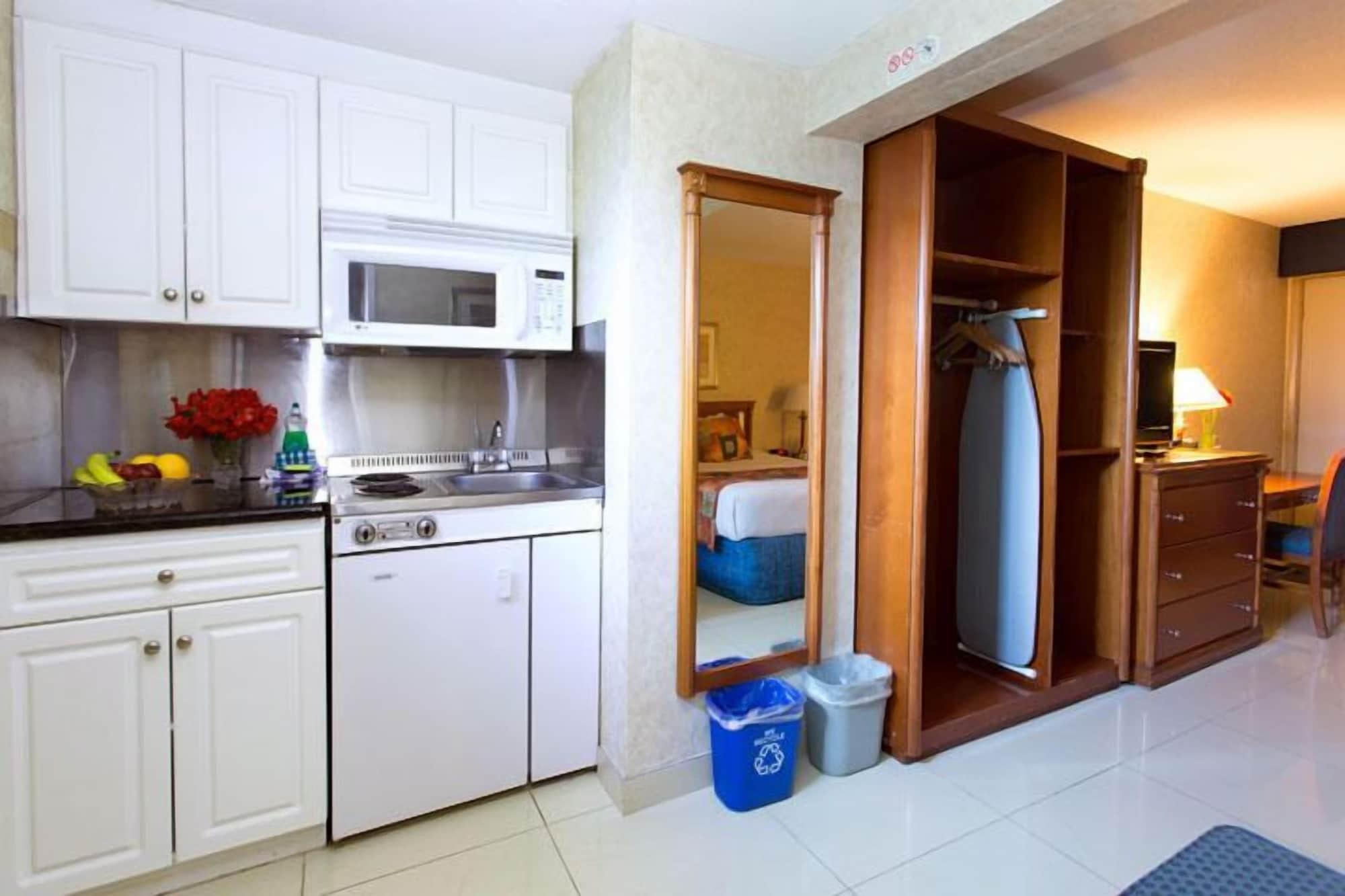 North Vancouver Hotel 3*