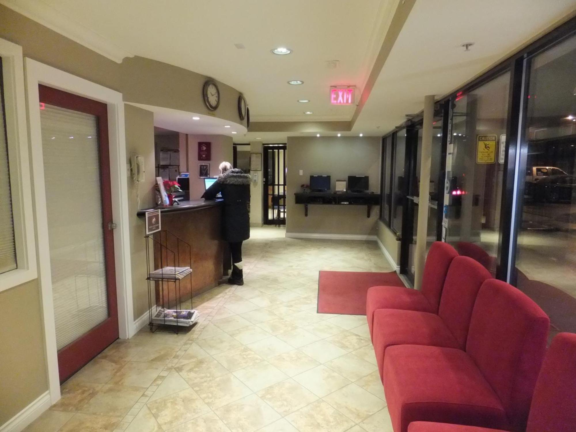 Hotel North Vancouver 3*