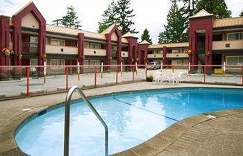 North Vancouver Hotel 3*