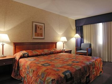 North Vancouver Hotel 3*
